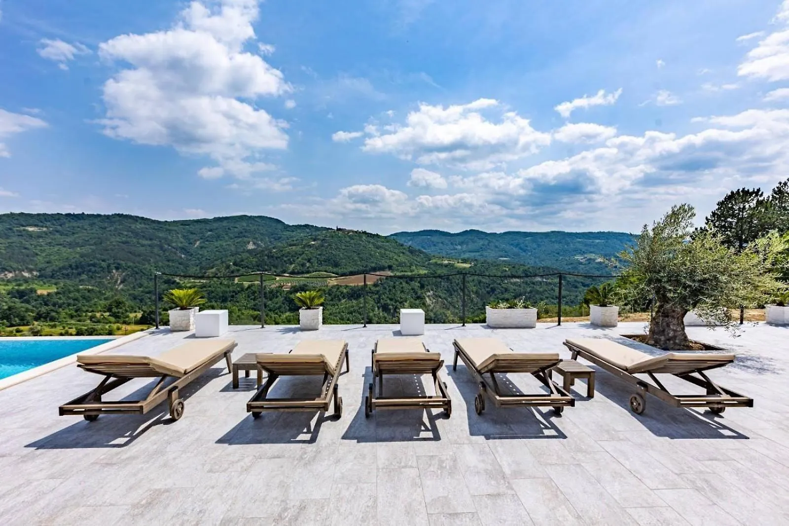 Villa Bella Draguc Korelici 0*,